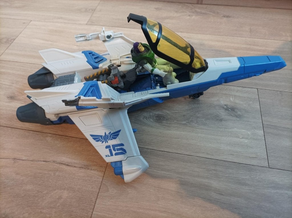 Avion Buzz L' éclair, Enlèvement, Utilisé