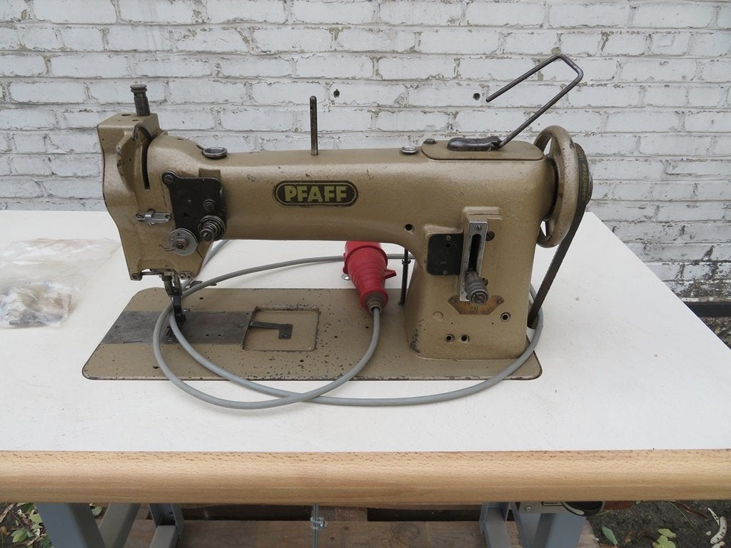 PFAFF industriële naaimachine, Ophalen, Gebruikt, Naaimachine, Pfaff