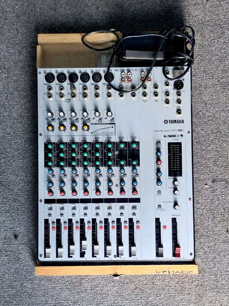 Table de mixage Yamaha MW12C Vintage, Enlèvement ou Envoi, Comme neuf, 10 à 20 canaux, Entrée micro