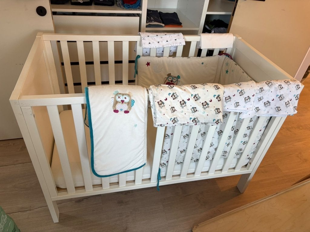 Babybed + matras + toebehoren, Kinderen en Baby's, Ophalen, Gebruikt