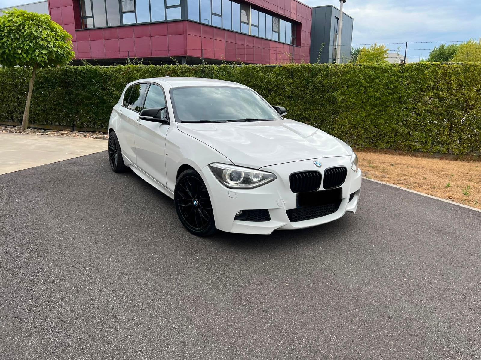 BMW 116i M pakket Alcantara Gekeurd, Auto's, 1 Reeks, 4 cilinders, Alcantara, Wit