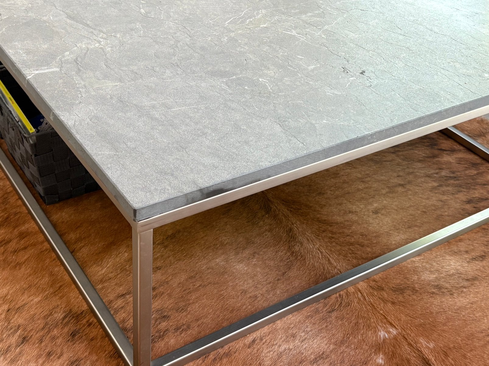 Table basse avec plateau en composite 100 x 100, Enlèvement, Comme neuf