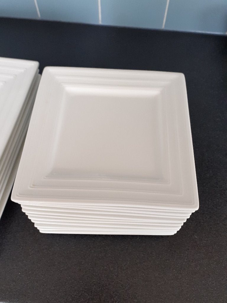 6 assiettes carrées, marque : Yong. 19 x 19 cm, Enlèvement, Comme neuf, Porcelaine, Assiettes(s)