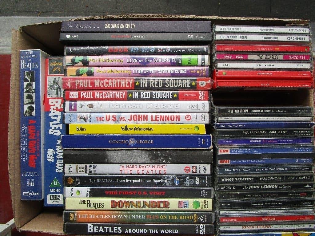 LOT BEATLES === 5 VIDEO'S + 22 DVD'S + 26 CD'S, Ophalen, Zo goed als nieuw