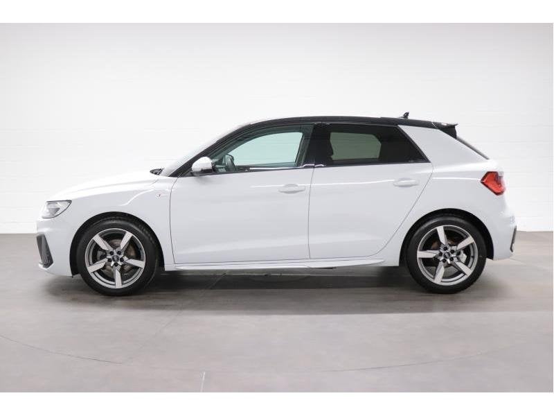 Audi A1 1.0 TFSI S-LINE Audi A1 S-Line 1.0 TFSI 116ch, Navigatiesysteem, A1, Wit, Handgeschakeld