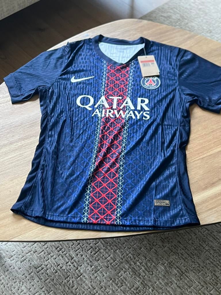 Maillots de foot taille L et XL, Taille L, Enlèvement, Comme neuf, Maillot