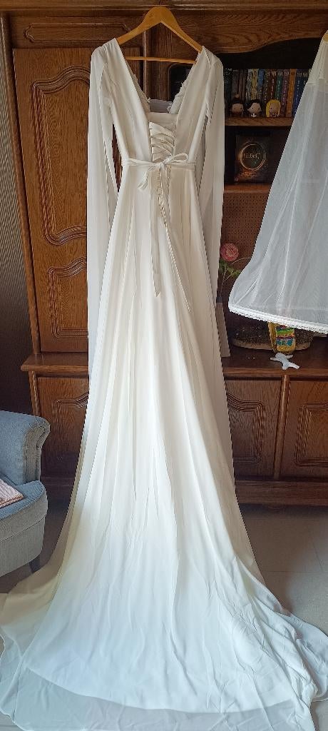 Trouwkleed met sleep, Kleding | Dames, ANDERE, Trouwjurk, Wit, Ophalen of Verzenden