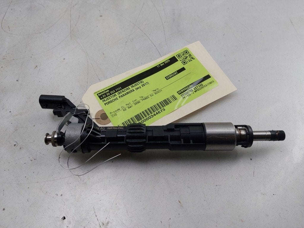 INJECTEUR Porsche Panamera (971G) (01-2016/12-2023), Robert Bosch AG, Porsche, Utilisé, Robert-Bosch-Allee 1
74232  Abstatt, DE