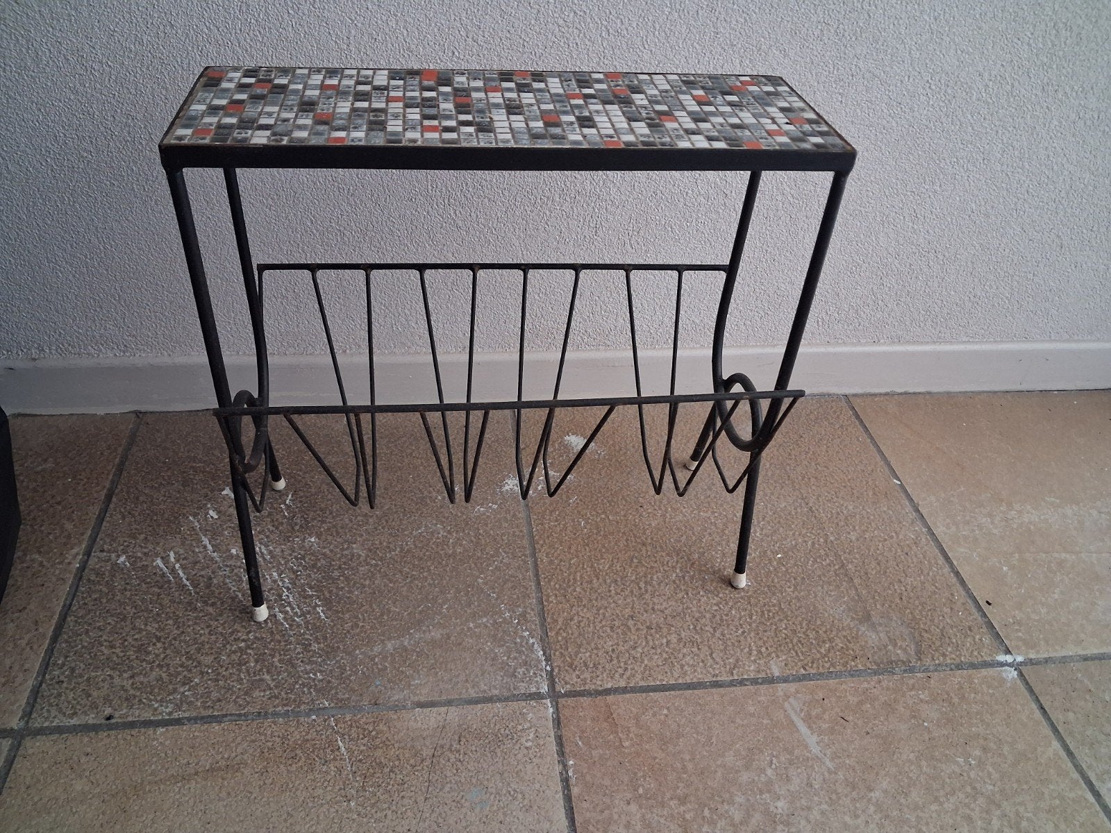 Vintage krantenhouder, Huis en Inrichting, Woonaccessoires | Krantenbakken en Lectuurbakken, Ophalen, Vintage