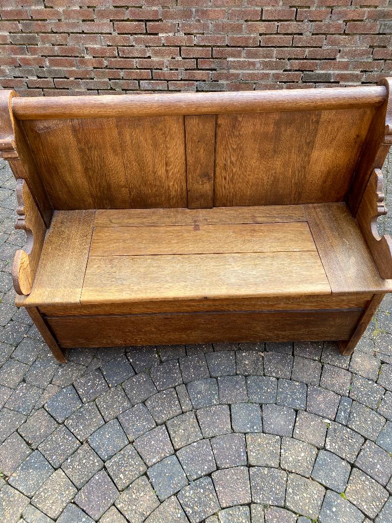 ancien banc en chêne, faisant fonction de coffre, Enlèvement