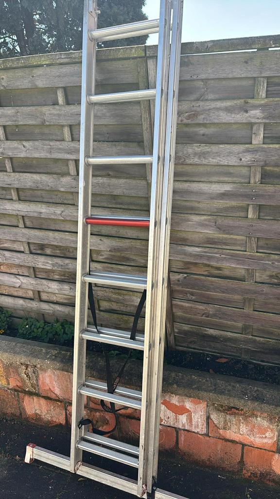 Uitschuifbare ladder, Ophalen, Zo goed als nieuw, Ladder