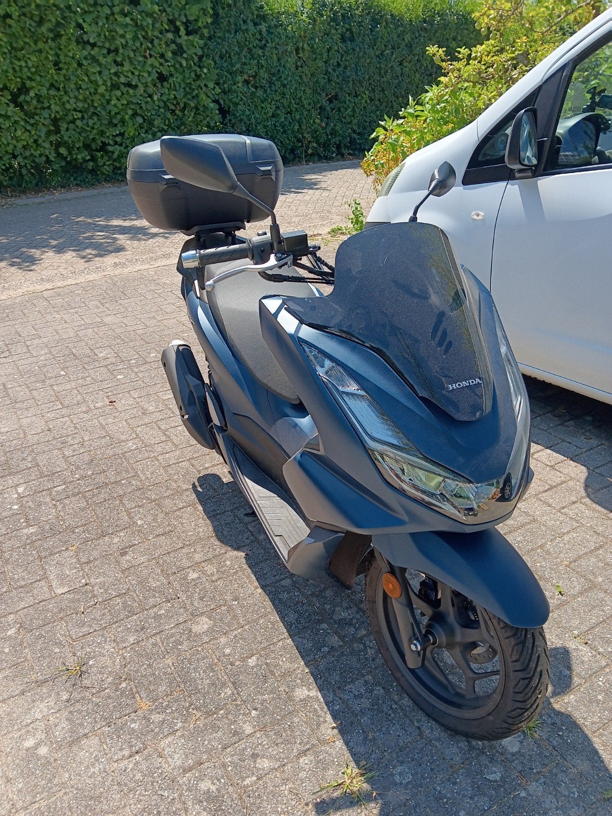 PCX 125  met net 1000 km, Ophalen