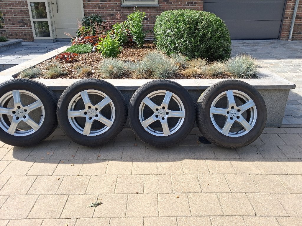 WIELENSET, Auto-onderdelen, Banden en Velgen, Ophalen, Banden en Velgen, 17 inch, Winterbanden