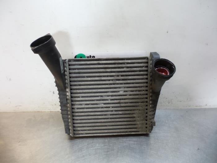 Intercooler d'un Audi Q7, Autos : Pièces & Accessoires, Climatisation & Chauffage, Utilisé, Enlèvement ou Envoi
