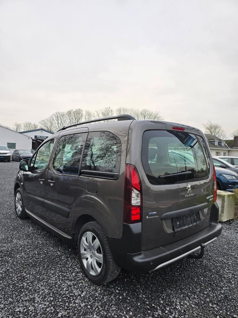 PEUGEOT PARTNER TEPEE 5PL/NAVI-CAMERA-PDC/CRUIS/LED/TREKHAAK, Auto's, Voorwielaandrijving, Monovolume, Euro 6, Bedrijf