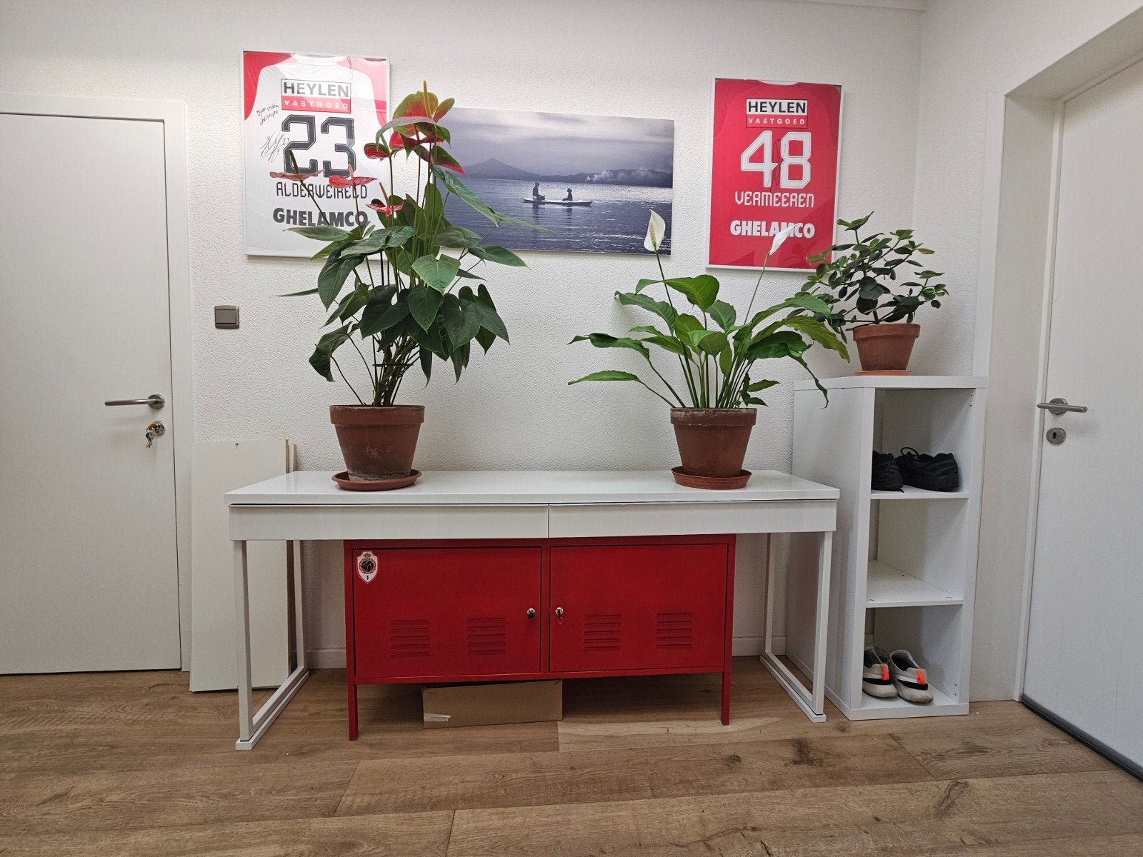 Rood en witte dressoir, Huis en Inrichting, Kasten | Kleerkasten, Ophalen