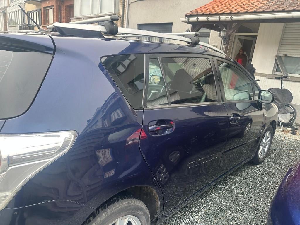 Toyota verso 7 places diesel roule tres bien, Auto's, Monovolume, Zwart, Blauw, 7 zetels