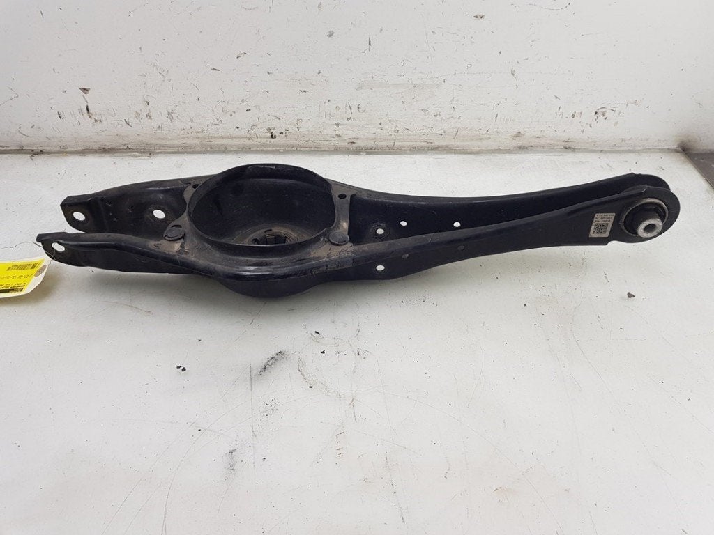 BRAS DE SUSPENSION ARRIÈRE DROIT Golf VIII (CD1), Autos : Pièces & Accessoires, Volkswagen, Volkswagen AG, Utilisé, Kundenbetreuung@volkswagen.de