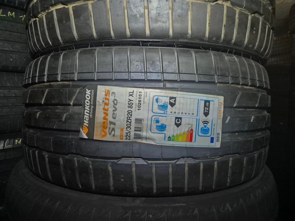 225/30/20 Neuf, Enlèvement