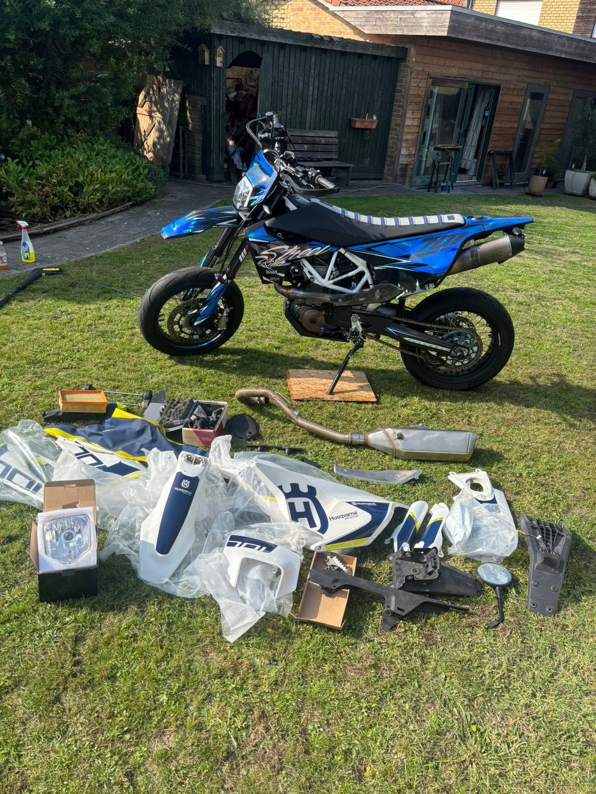 Supermoto husqvarna 701 A2, Motoren, 700 cc, Occasion, Particulier, Minimaal motorrijbewijs A2