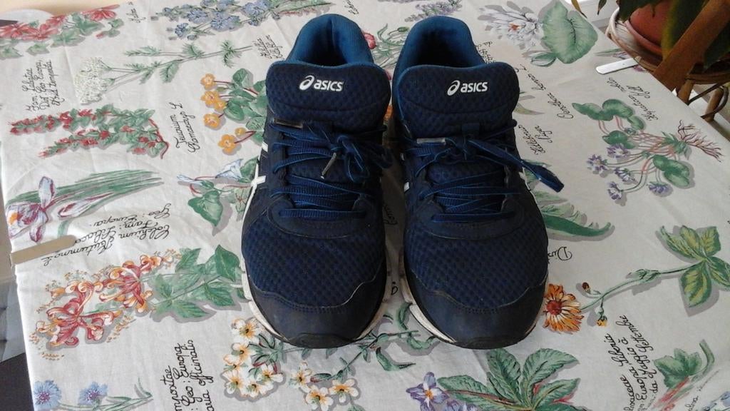 Basket à lacet Asics pointure 42,5, Ophalen, Gebruikt, Schoenen
