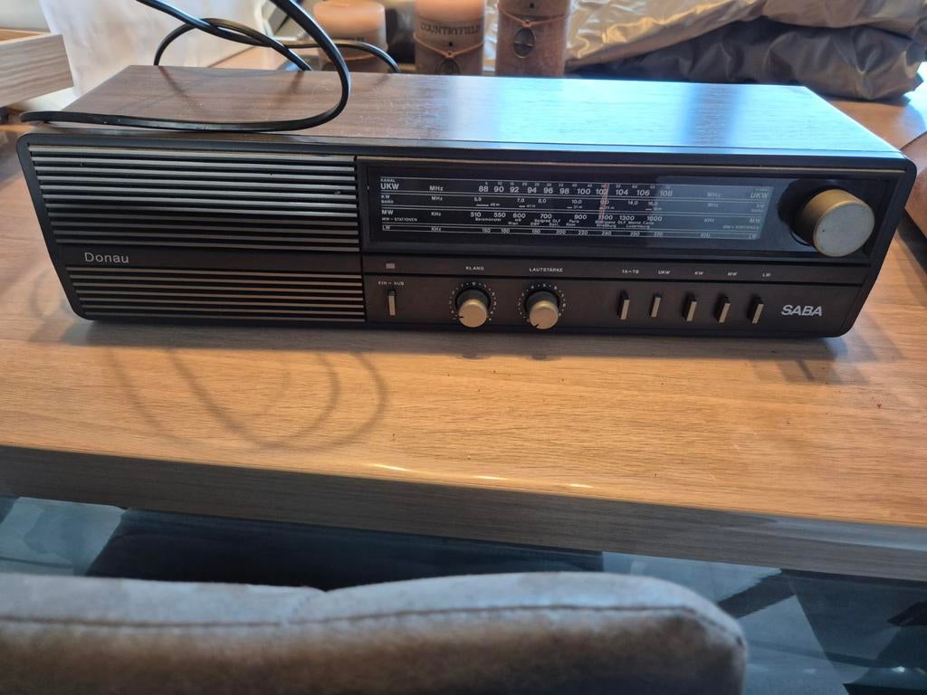 Radio vintage SABA Donau S – Années 70 – Fonctionnelle, Autos : Divers, Autoradios, Comme neuf, Enlèvement