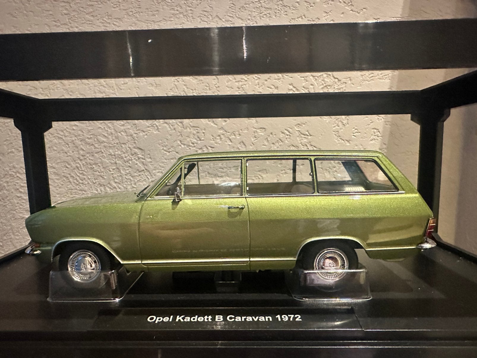1/18 Opel Kadett B Karavan - Touring Modelcars, Ophalen of Verzenden, Zo goed als nieuw