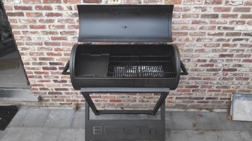 Boretti barilo bbq, Tuin en Terras, Houtskoolbarbecues, Ophalen, Zo goed als nieuw, Boretti., Met accessoires