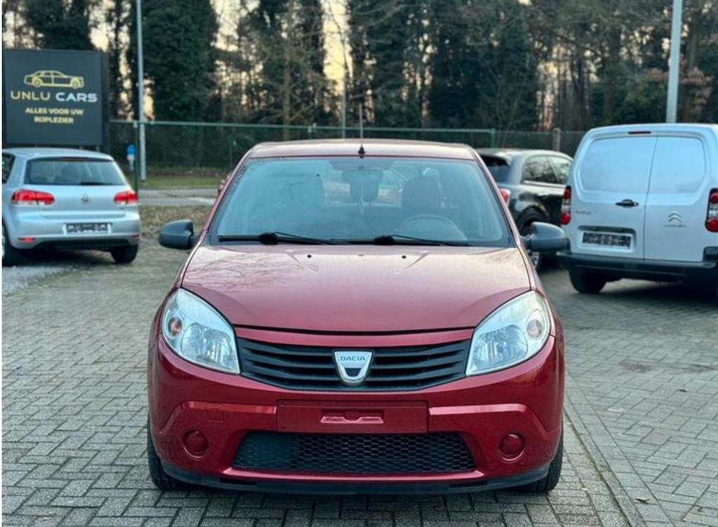 Dacia Sandero 1.2 Benzine 2011 172.000km, Autos, Dacia, Rouge, Achat, Entreprise, Boîte manuelle