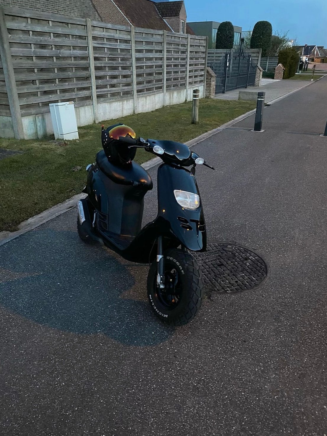 Typhoon Piaggio personnalisé, Autres modèles, Comme neuf, Classe B (45 km/h), Enlèvement
