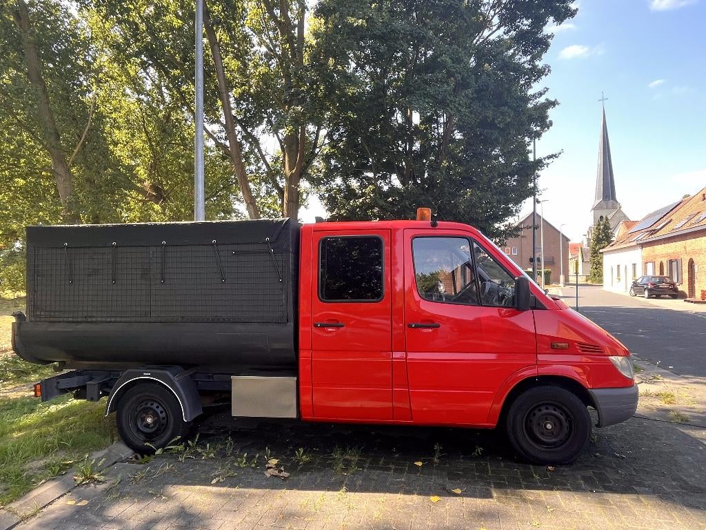 Benne Mercedes Sprinter, Rouge, Achat, Attache-remorque, Boîte manuelle