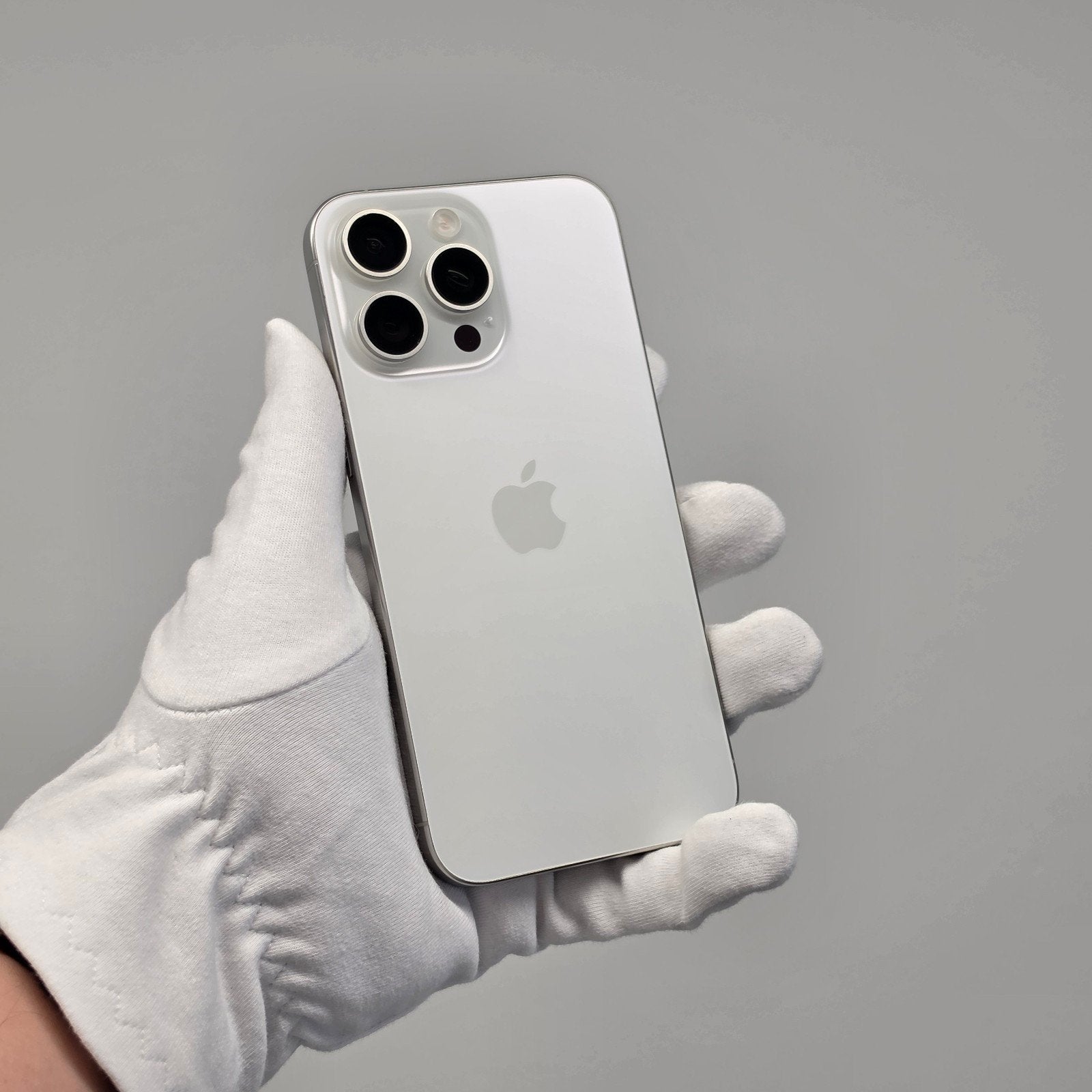 IPHONE 15 PRO MAX 5G 256 GO, TITANE BLANC, Télécoms, Téléphonie mobile | Housses, Coques & Façades | Apple iPhone, Enlèvement
