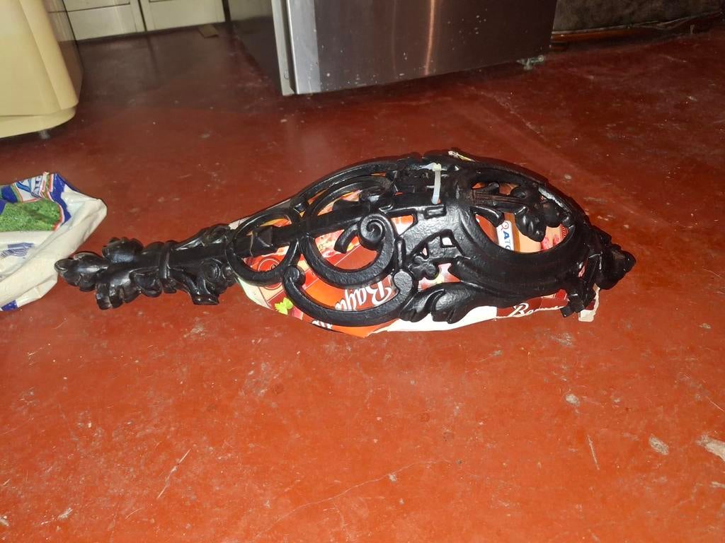 2 Oude Hoeken voor gietijzeren balustrades, Antiek en Kunst, Ophalen