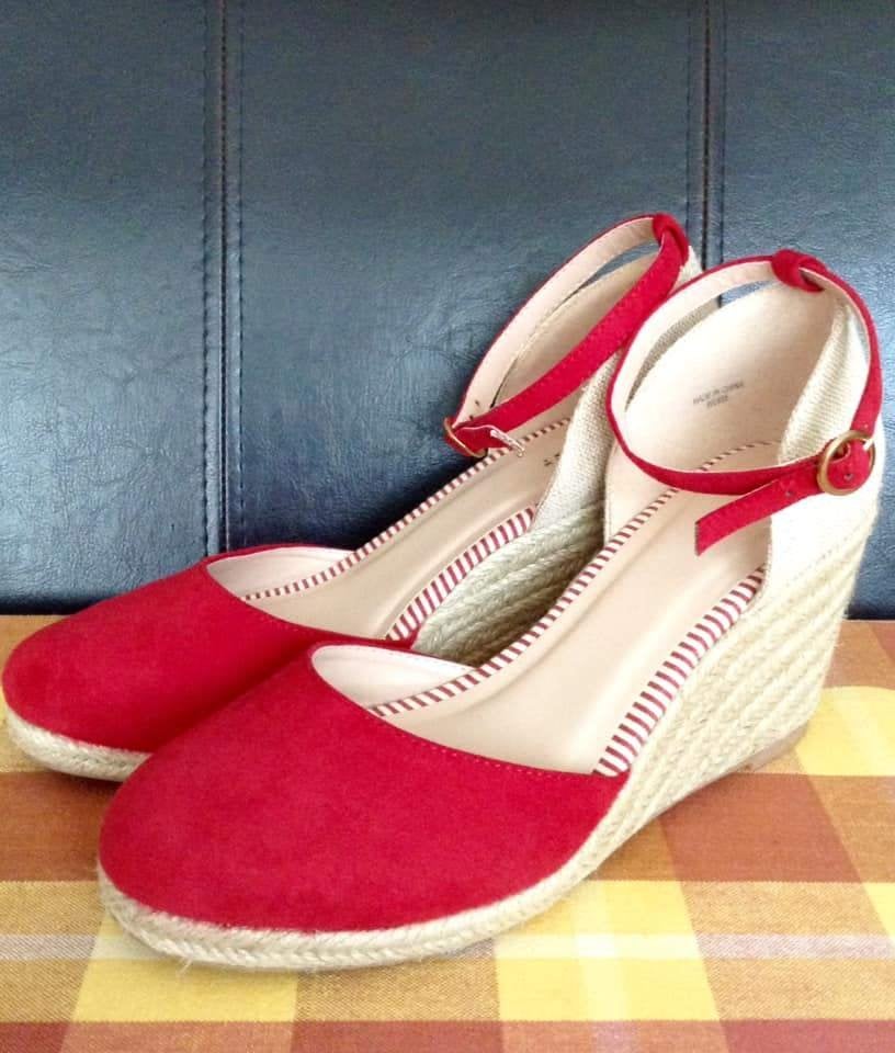 Espadrilles compensées rouges Kiabi – Taille 38, Vêtements | Femmes, Rouge, Enlèvement ou Envoi, Chaussures à haut talons, Comme neuf