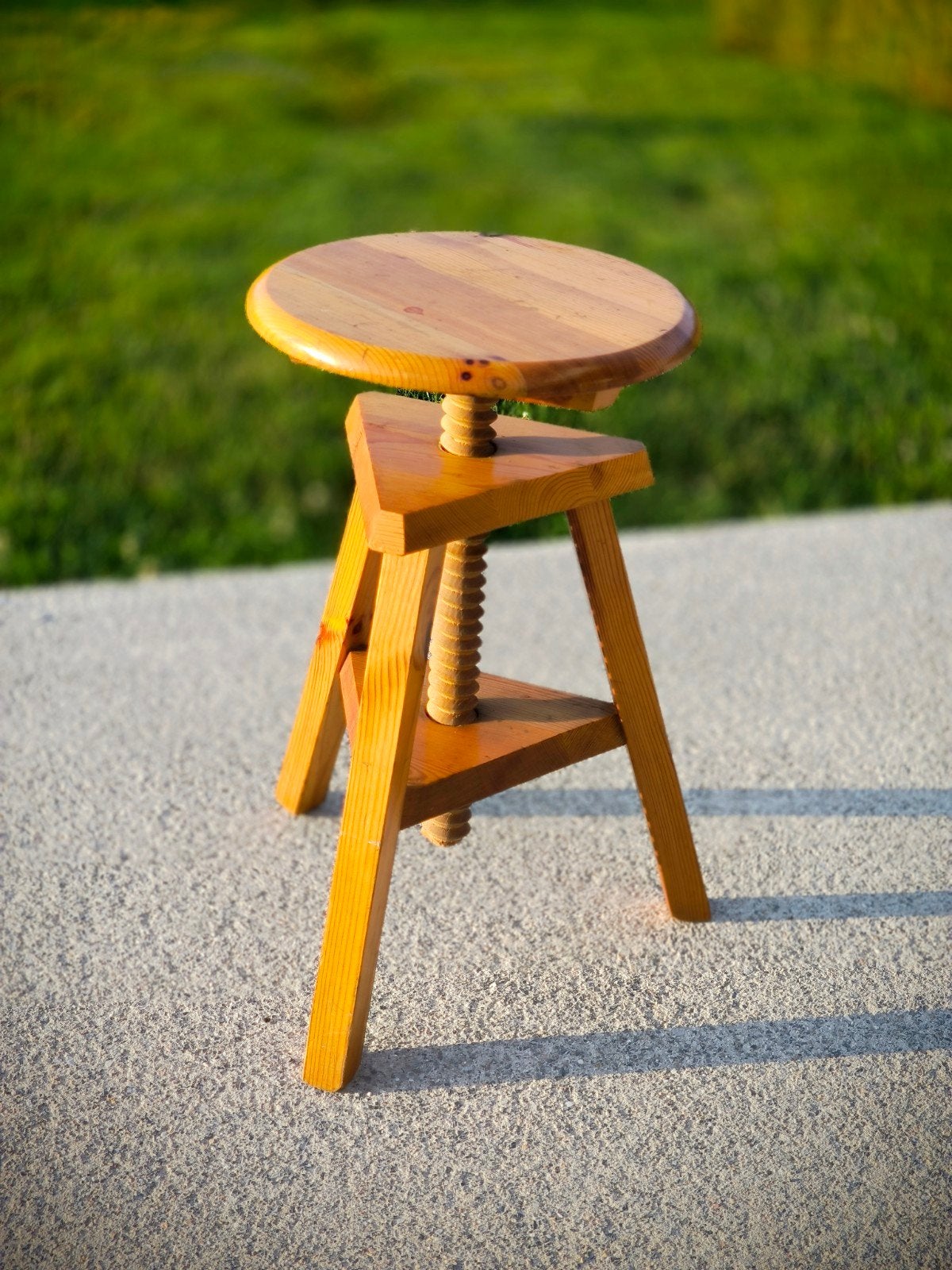 Tabouret à vis en bois de pin, année 1970s, Réglable en hauteur, Utilisé, Bois