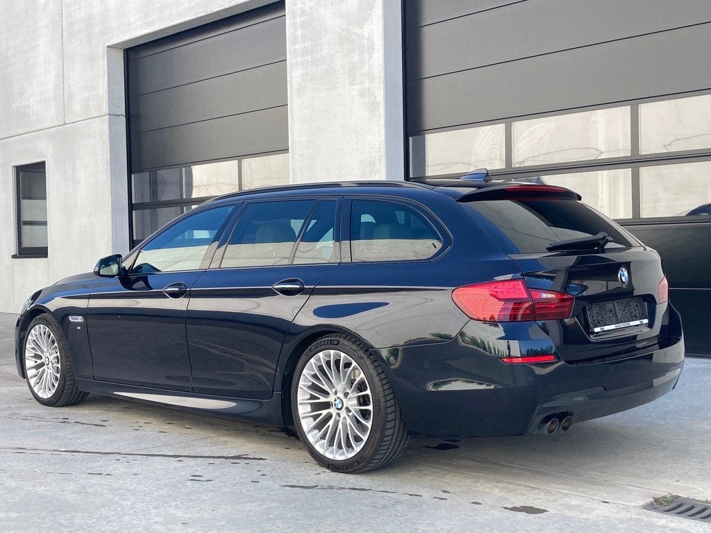 BMW 520d Touring Aut LCI ///M Sport/Pano Dak/Haraman Kardon, Autos, Cuir, Entreprise, Entretenue par le concessionnaire, 5 portes