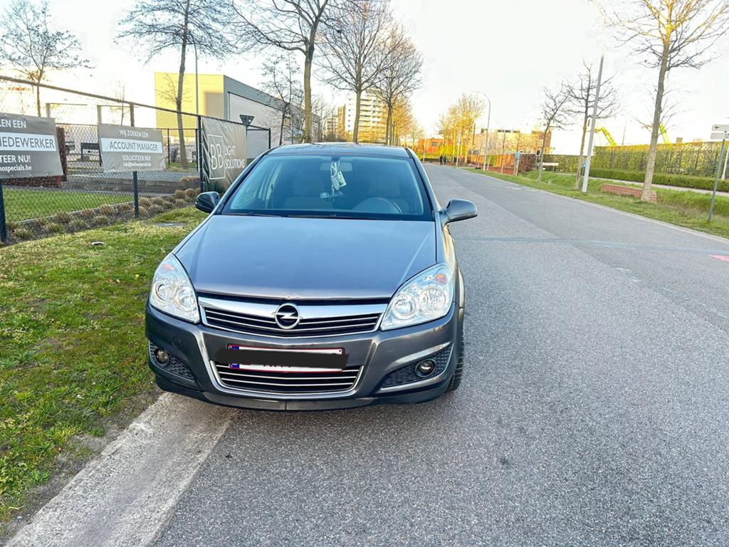 Opel astra 1.6 euro5, Autos, Opel, Achat, Boîte manuelle, 5 portes, Berline
