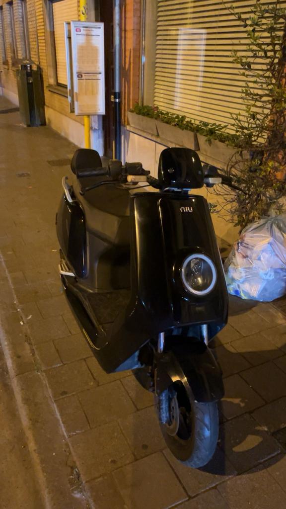 niu n1s b klasse, Vélos & Vélomoteurs, Vélomoteurs & Scooters bridés, Autres marques, Enlèvement ou Envoi, Utilisé, Électrique