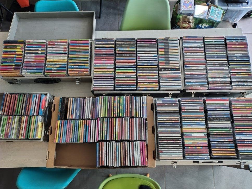Lot de CD, Comprend un livret, Utilisé, Pop, Enlèvement