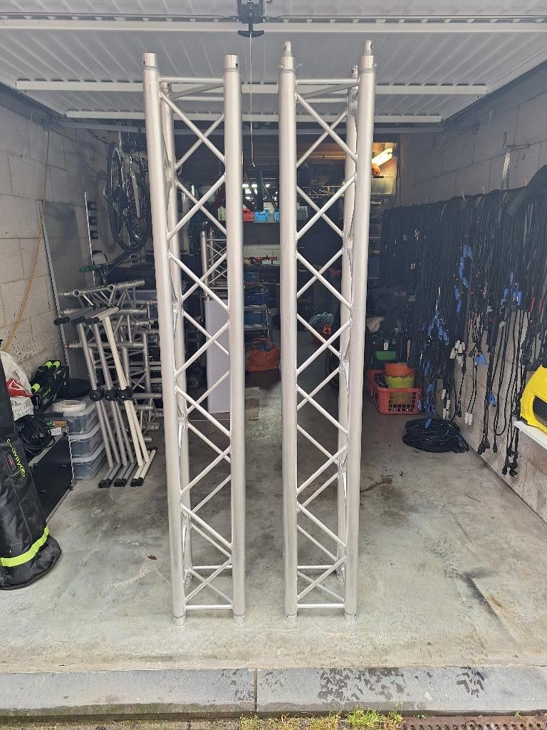 te koop 2x briteq 290x290 quatro truss 2 meter, Muziek en Instrumenten, Ophalen, Zo goed als nieuw, Licht