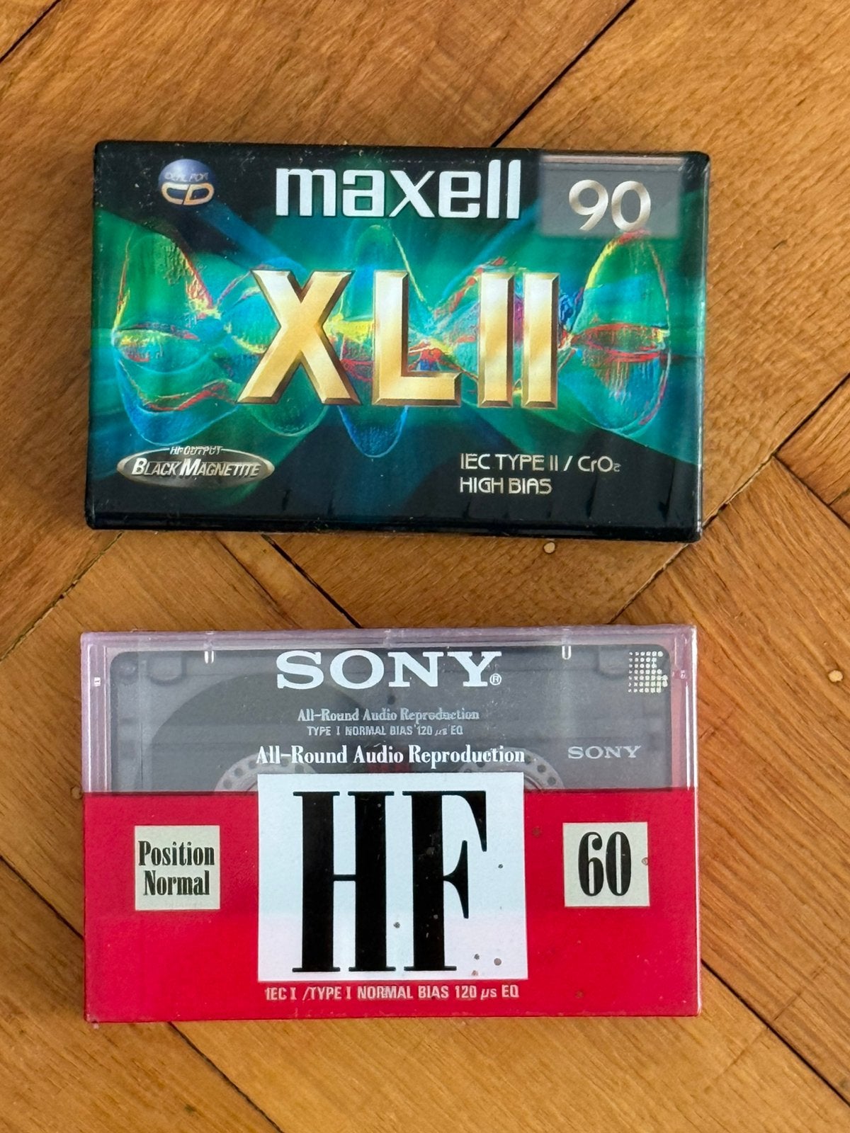 Cassettes audio neuves Maxel XLII et Sony HF, Enlèvement, Neuf, dans son emballage, 2 à 25 cassettes audio, Vierge