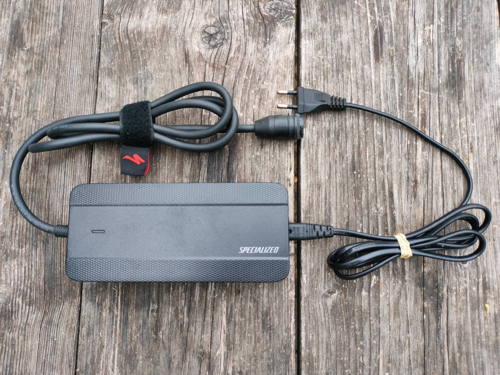 Chargeur Specialized Turbo/Vado original SBC-C04, Vélos & Vélomoteurs, Accessoires vélo | Batteries de vélo, Enlèvement ou Envoi