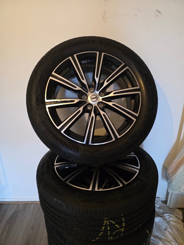 Volvo XC60 Velgen Met Volvo Banden 4,5mm, Auto-onderdelen, Banden en Velgen, 19 inch, Ophalen of Verzenden, 235 mm, Band(en)