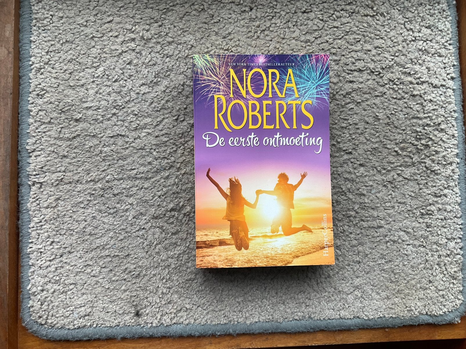 De eerste ontmoeting- Nora Roberts, Boeken, Fantasy, Ophalen of Verzenden, Zo goed als nieuw