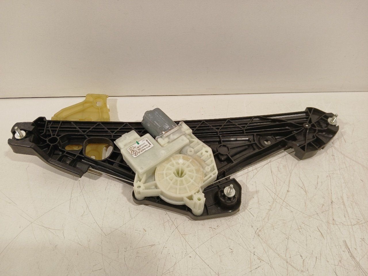 Raammechaniek links achter Renault Captur, Onderdelen@venauto.nl, Van der Ven Autorecycling B.V., Gebruikt, Ettenseweg 76, 4706 PB Roosendaal, The Netherlands