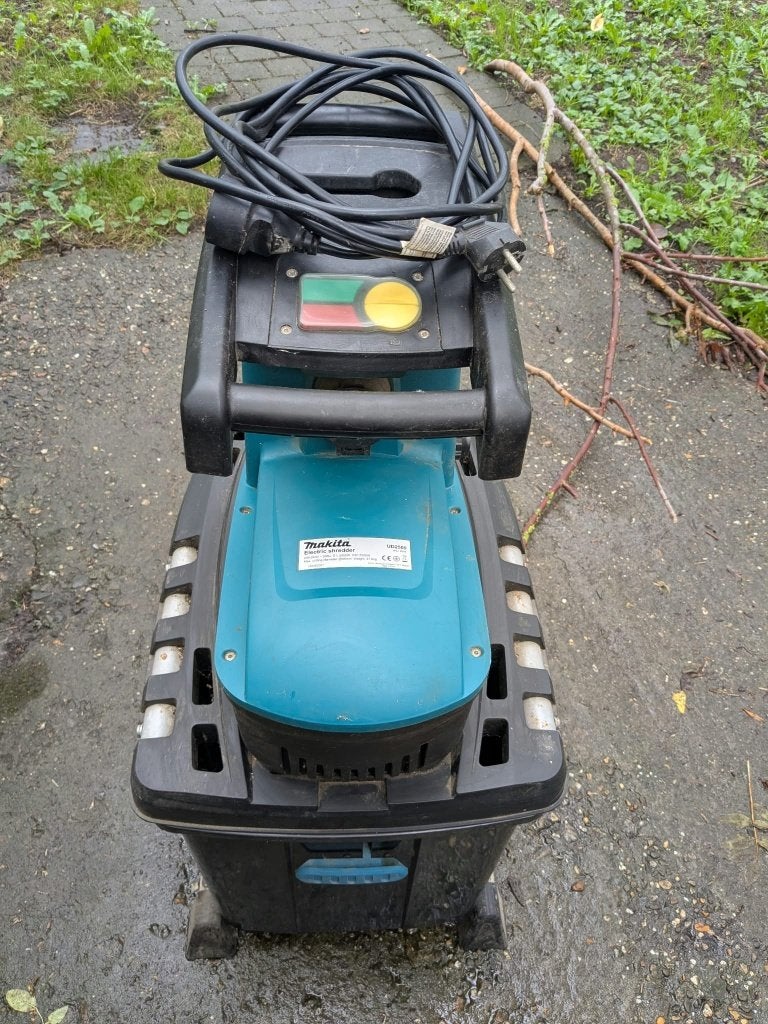 Makita UD2500 Hakselaar - 2500W, Ophalen, Gebruikt, Makita, Met opvangbak