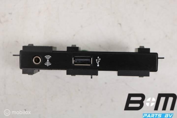 Aansluiting voor media VW Touran 5T 5TA863324B, Gebruikt