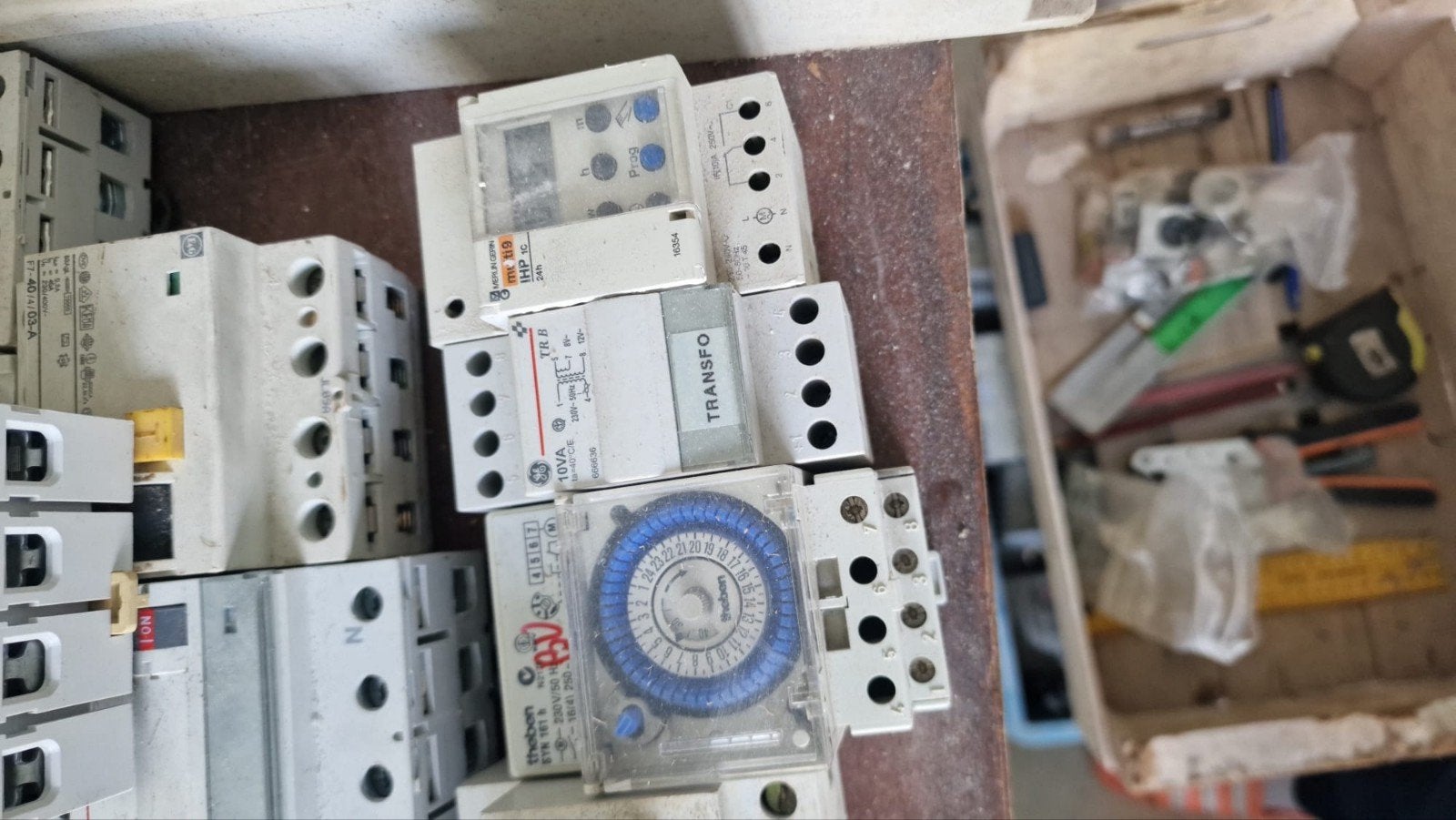 Matériel électrique  disjoncteur horloge  prise, Bricolage & Construction, Enlèvement