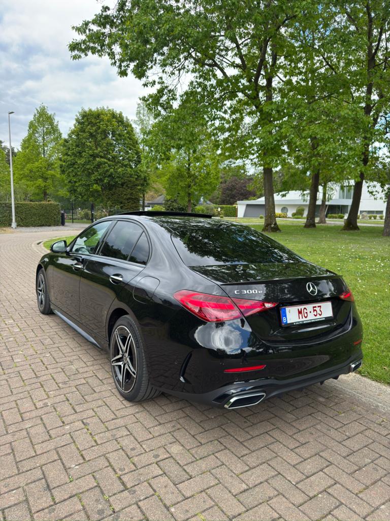 Mercedes-Benz C 300e AMG Line 9GTRONIC digital pano massage, Auto's, Mercedes-Benz, Automaat, 1800 kg, 4 cilinders, 2080 kg
