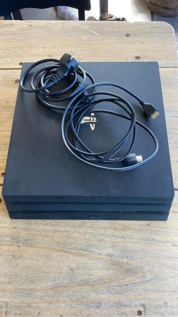 PS 4 Pro 1T, Ophalen, Gebruikt, Zonder controller, 1 TB